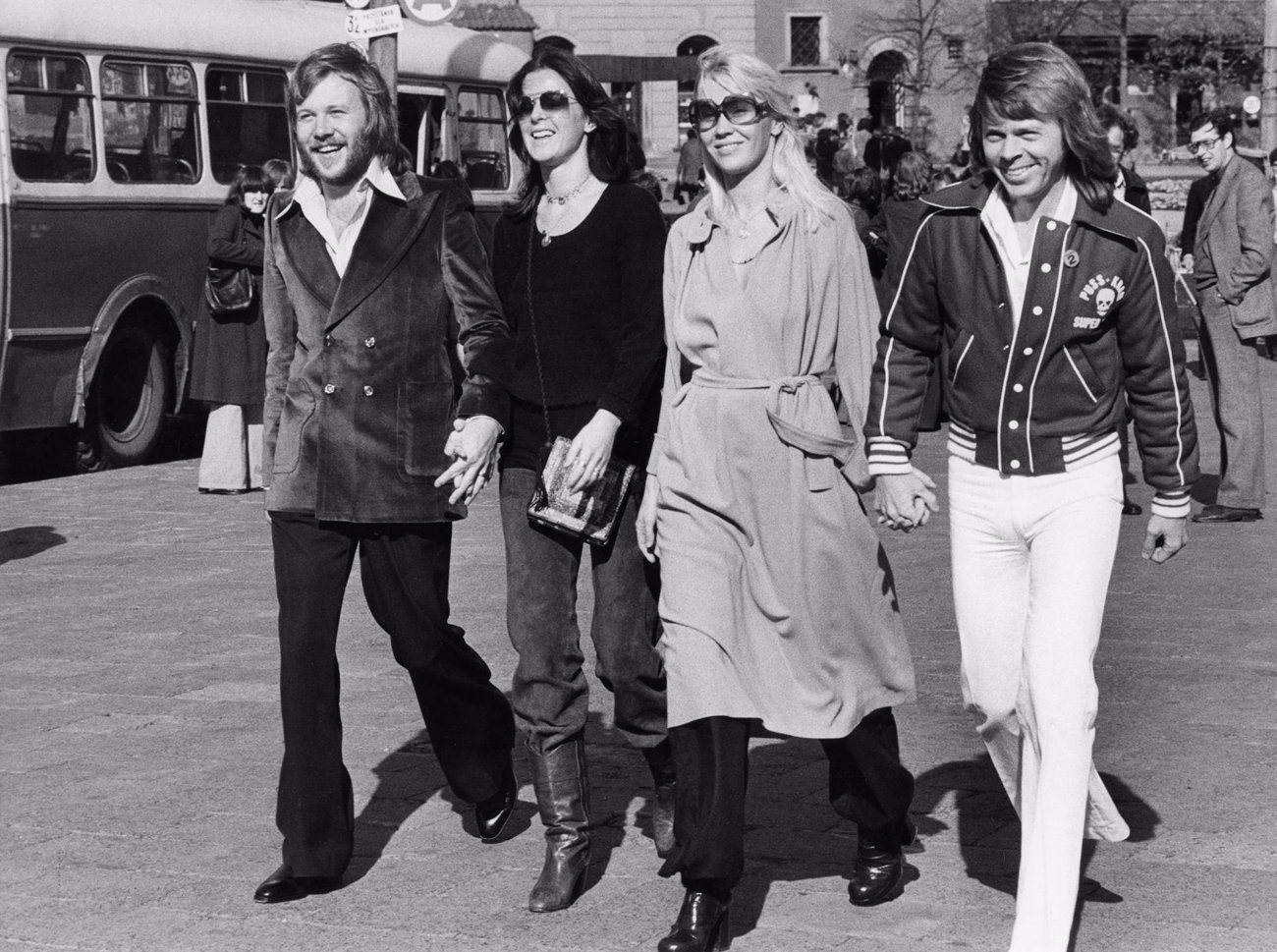 Lasse Wellander, veteran ABBA guitarist, dies at age 70
