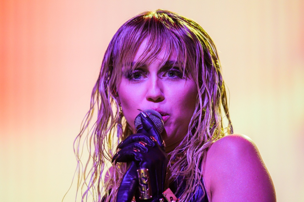 Miley Cyrus explica as razões da sua retirada dos palcos – voltará a cantar ao vivo?