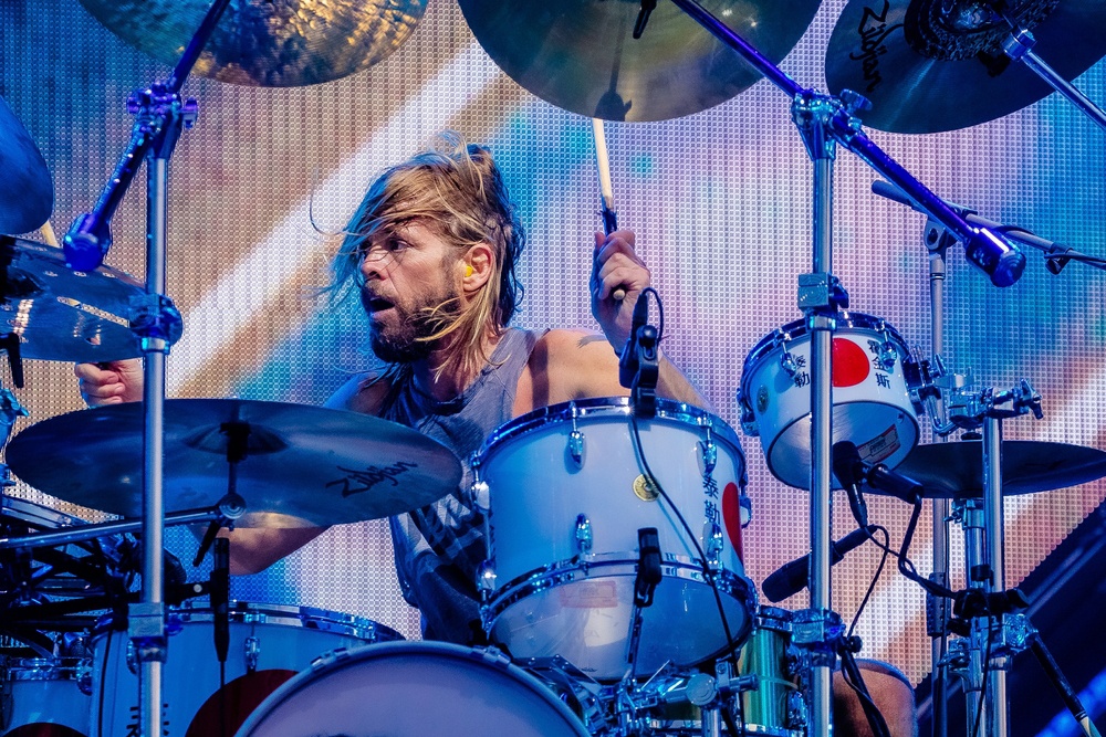Dave Grohl addresses fans at first Foo Fighters concerts after Taylor Hawkins’ passing