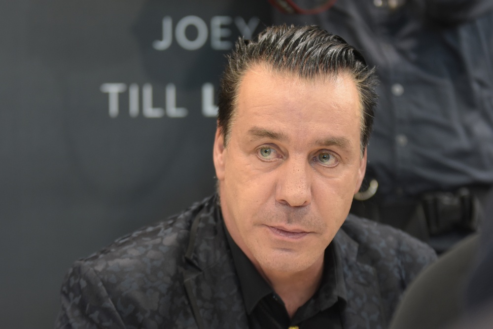 L’abus présumé de Till Lindemann conduit à une revente massive de billets de Rammstein en Allemagne