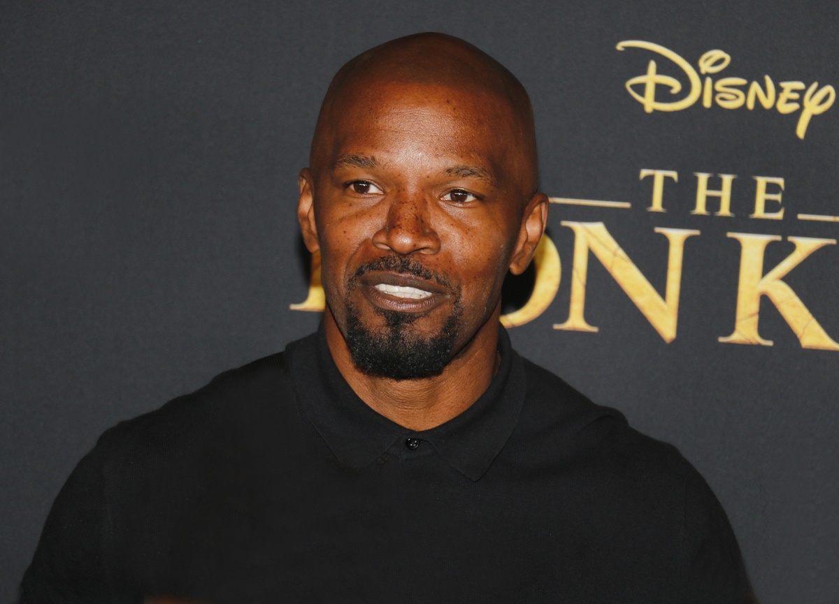 Jamie Foxx rompe su silencio tras su grave problema de saludEl carismático actor estadounidense, Jamie Foxx, finalmente rompió el silencio tras su misteriosa hospitalización el 11 de abril. A través de un emotivo video publicado en sus redes sociales, el talentoso intérprete ganador del premio Oscar compartió su experiencia y sinceridad sobre el aterrador episodio que enfrentó en los últimos meses. 