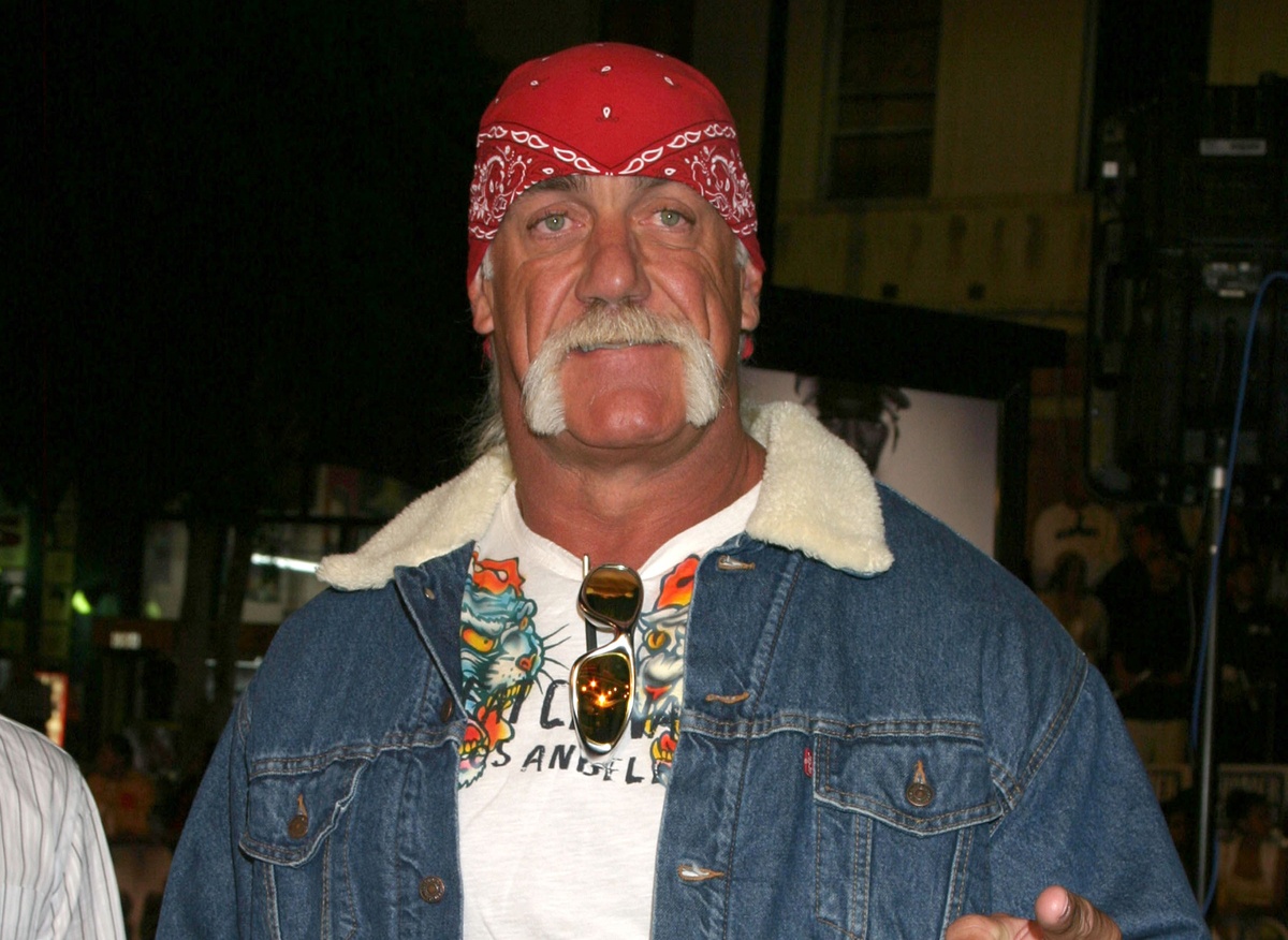 Hulk Hogan se compromete con su novia, 26 años más joven que él