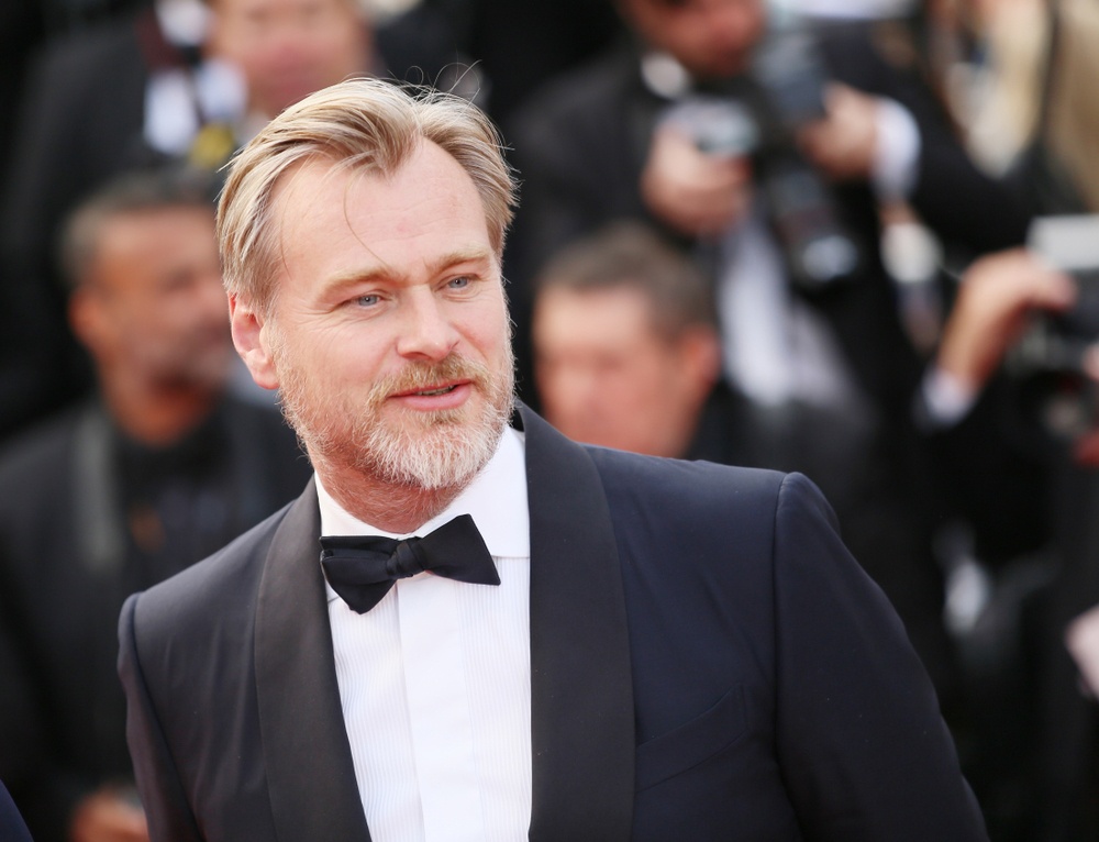 Christopher Nolan no se fía de la tecnología: entregó el guion de Oppenheimer a Cillian Murphy ''en mano''