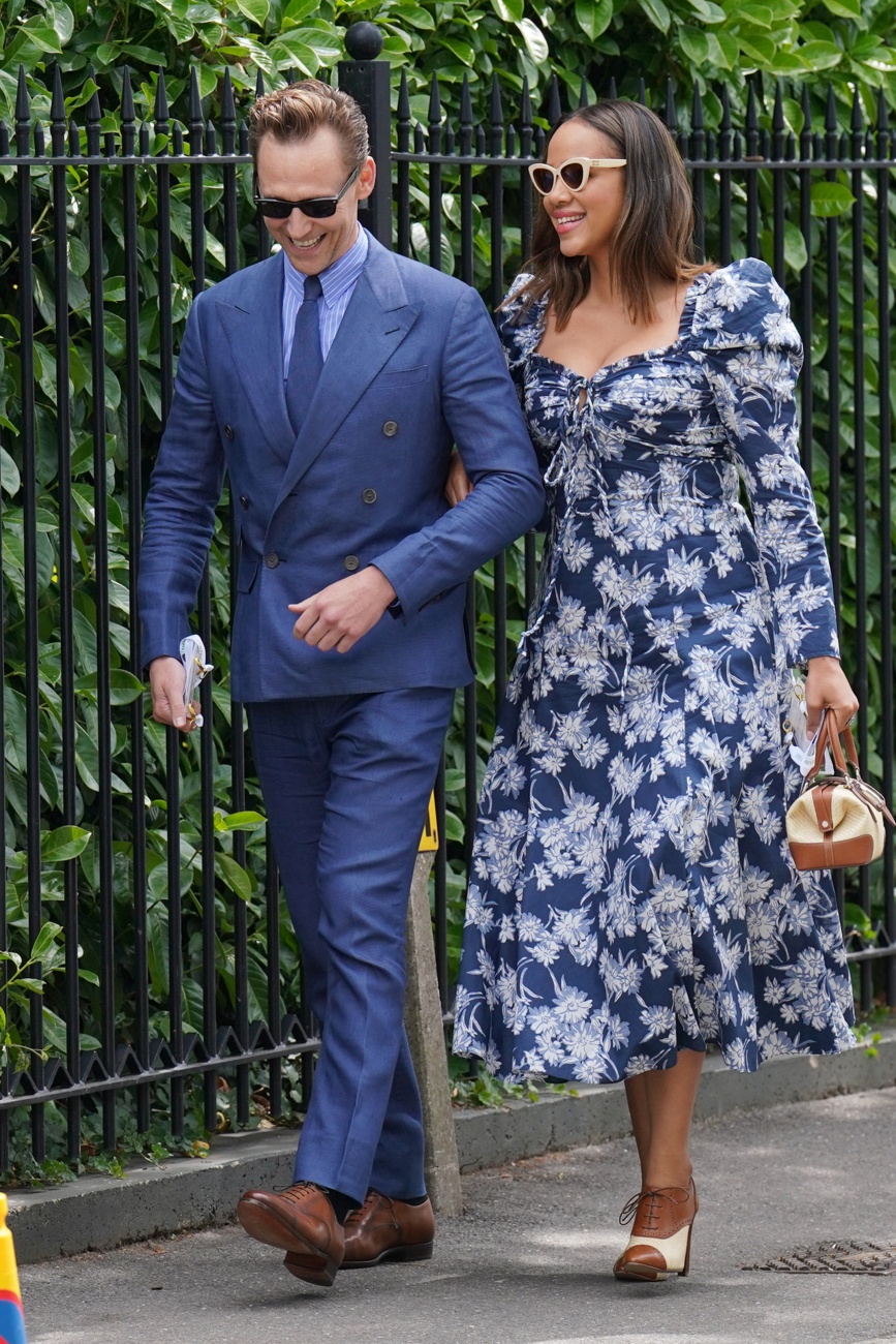 Tom Hiddleston y Zawe Ashton se dejaron ver con la mejor de sus sonrisas