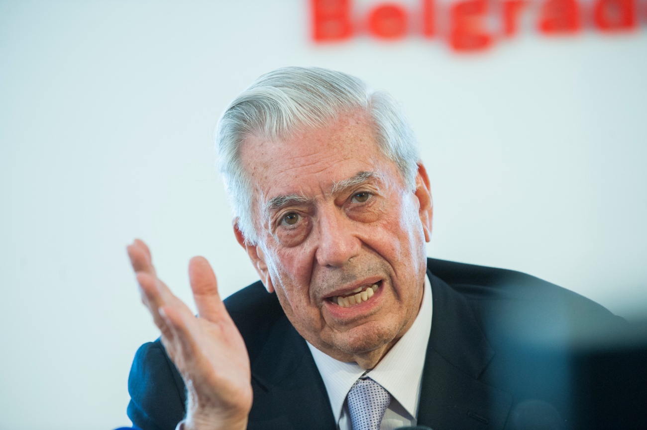 Mario Vargas Llosa sale con la energía recargada