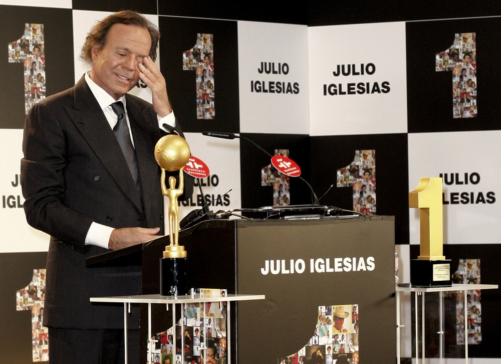 Julio Iglesias viajará a Polonia por su último capricho